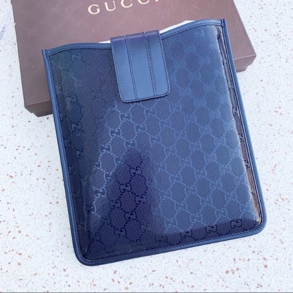 NWT Authentic Gucci GG Supreme Waterproof Ipad Case Envelope Purse Unisex - Picture 1 of 7